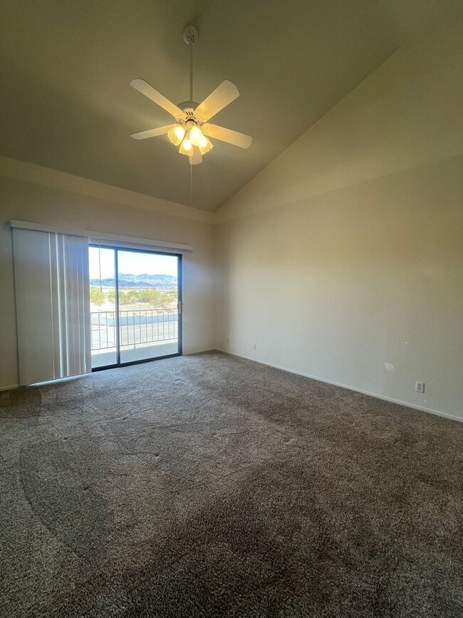 Building Photo - 3 Bed, 2 Bath in Gated Community with Lake Views