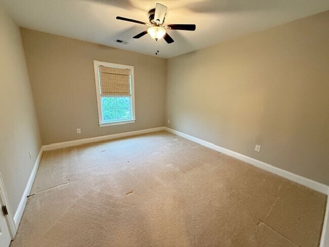 Building Photo - 4 Bedroom 3.5 Bath House in St. Johns Lake - Johns Island