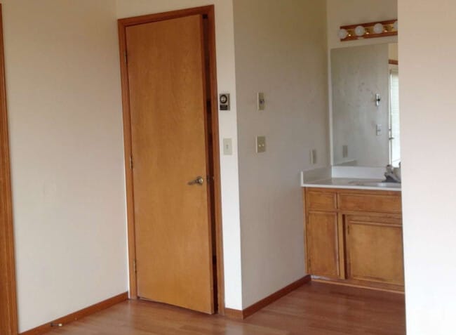 Building Photo - 203 N Wightman St