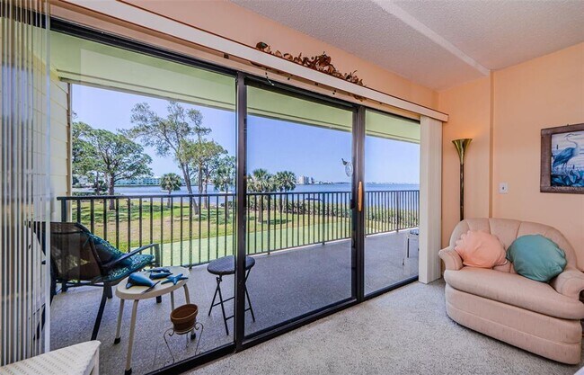 Building Photo - 2700 Bayshore Blvd
