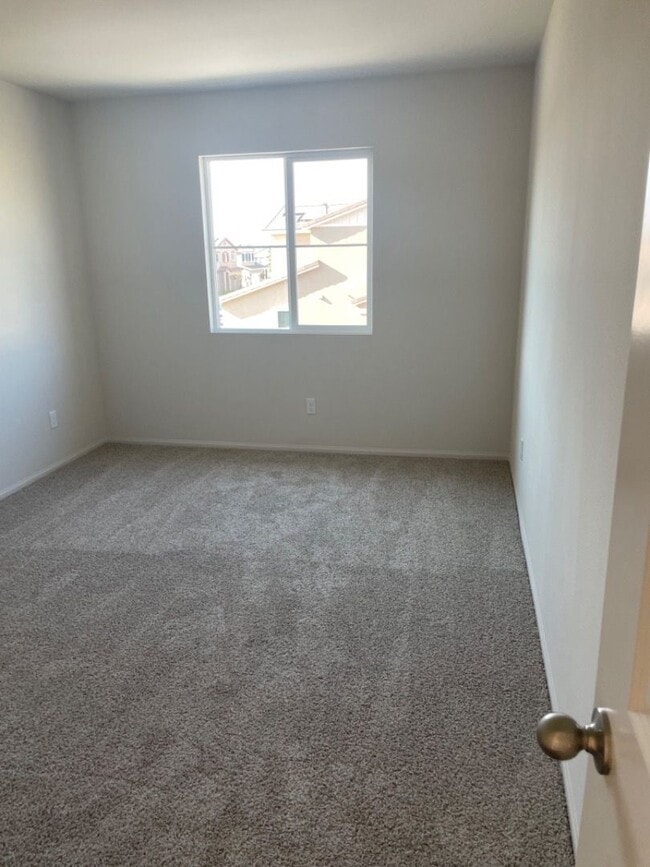 Building Photo - Beautiful New Home