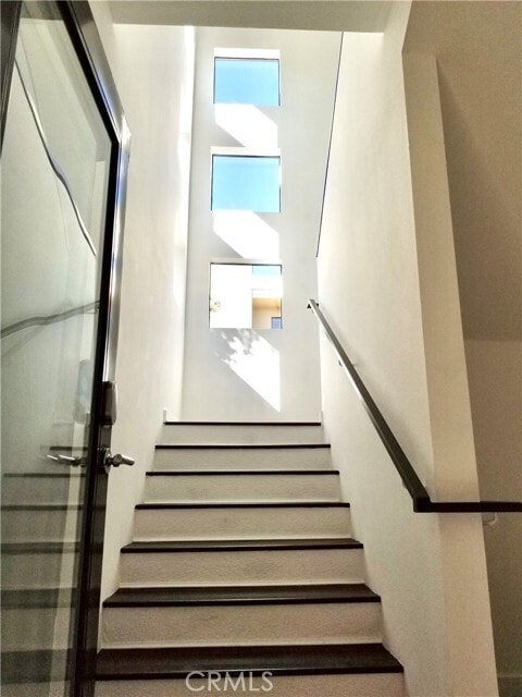 Building Photo - 850 E Palm Canyon Dr