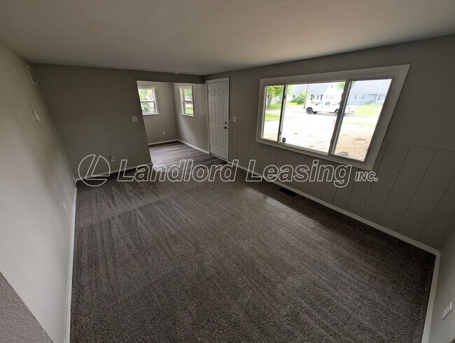 Building Photo - Completely Renovated 3-Bedroom Ranch with Detached Garage