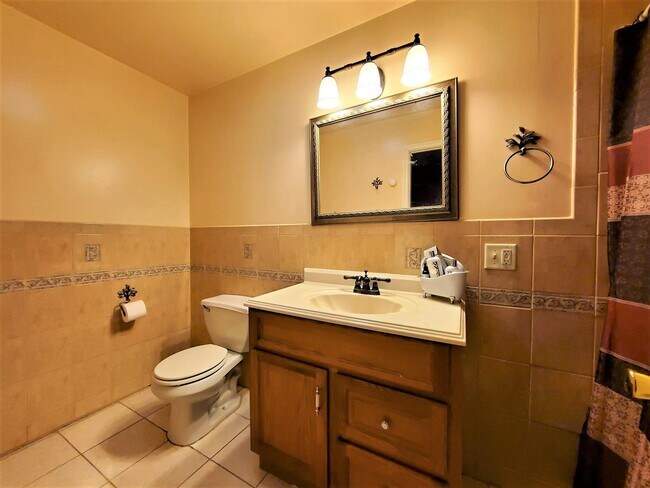 Building Photo - 27 Jewett Ave