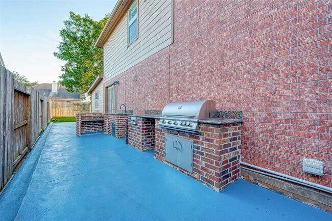 Building Photo - 1419 Kyle Hill Ln