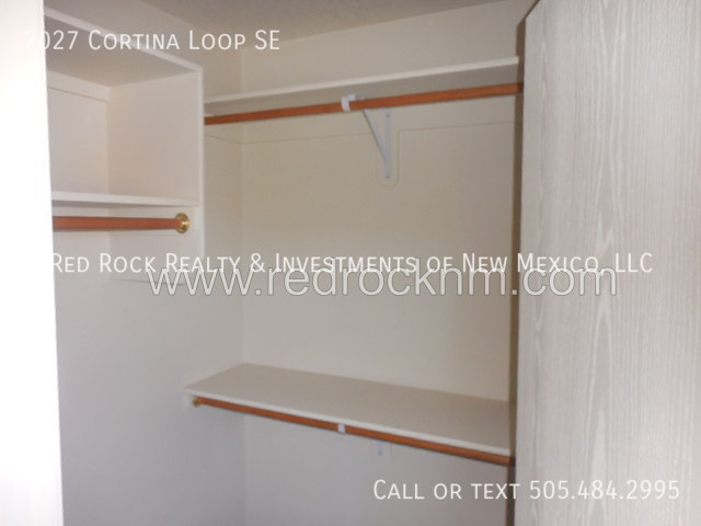 Building Photo - 2BR+Loft/2.5BTH Townhome in Gated Cabezon ...