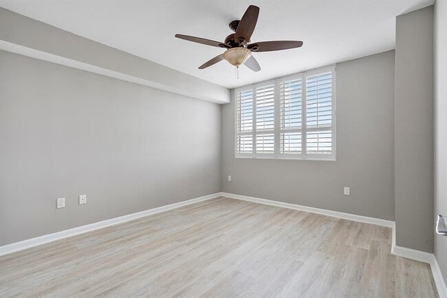 Building Photo - 610 W Las Olas Blvd