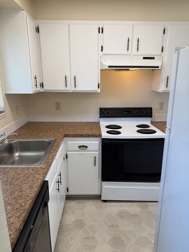 Building Photo - 162D00