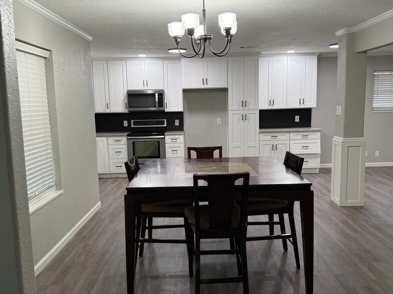Building Photo - 4121 Willowoak Dr