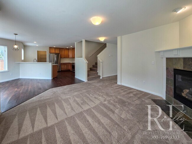 Building Photo - Spacious Port Orchard Home with Garage, Fu...