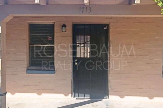 Building Photo - 1713 N Village Dr