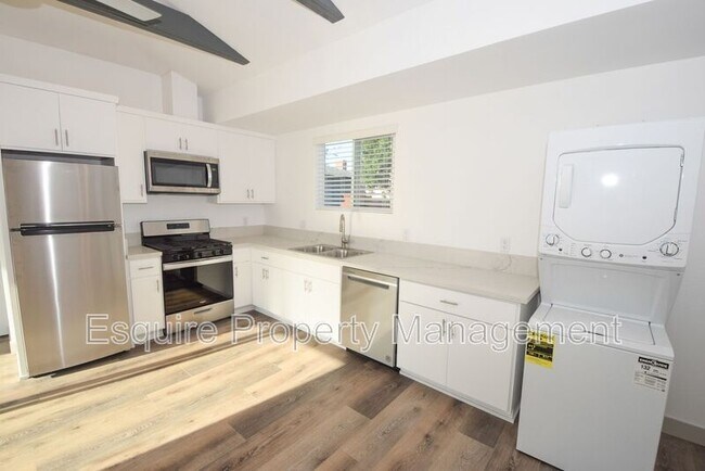 Building Photo - 405 Spruce St