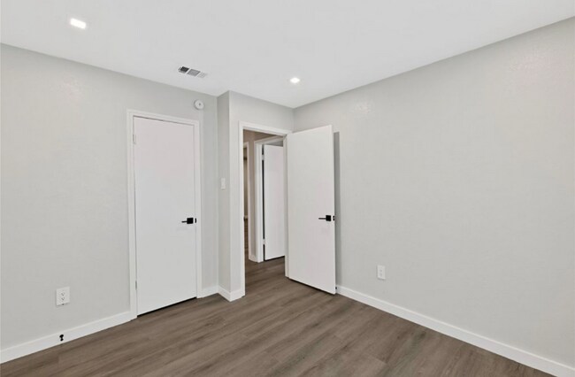Building Photo - 2308 Foxcroft Ln