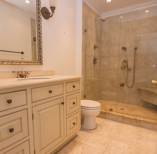 Building Photo - 21 W Lee St