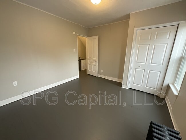 Building Photo - 415 N Pitt St