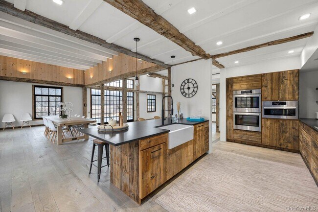 Building Photo - 156 Co Rte 7