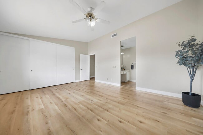 Building Photo - 74237 Catalina Way
