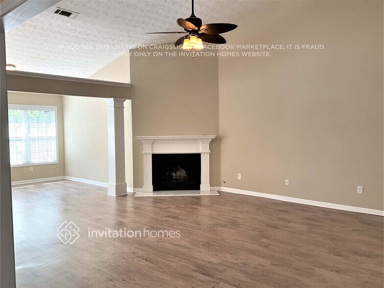 Building Photo - 1806 Christians Pl
