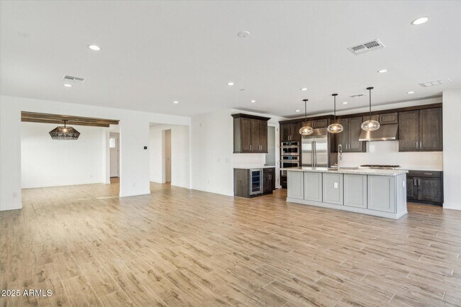 Building Photo - 11138 N San Clemente St