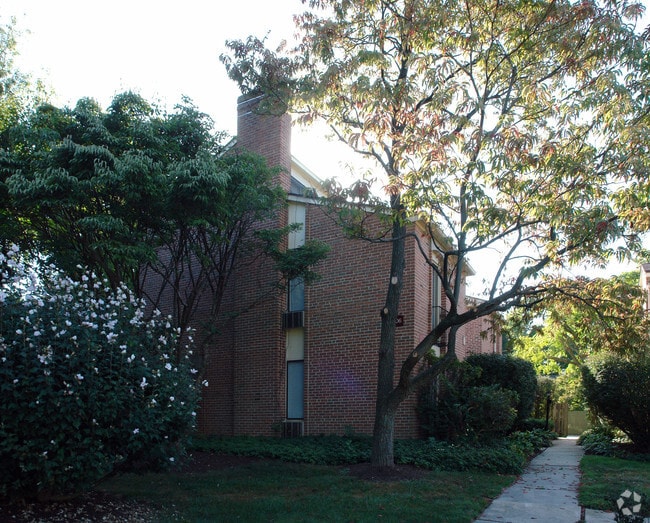 Building Photo - Lafayette Townes