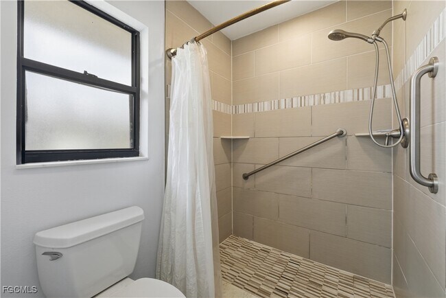 Building Photo - 5829 Wild Fig Ln