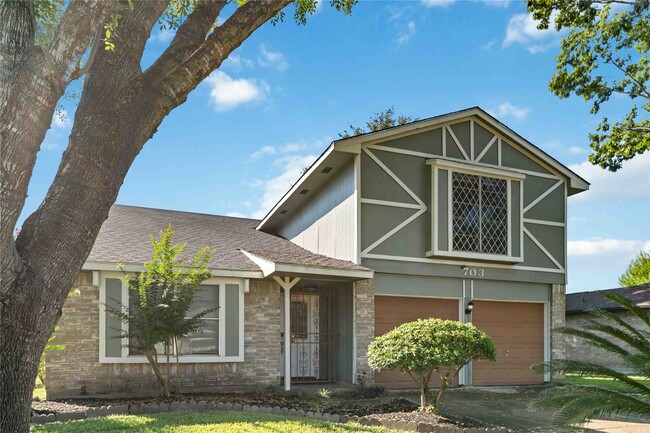 Building Photo - 703 Brookford Dr