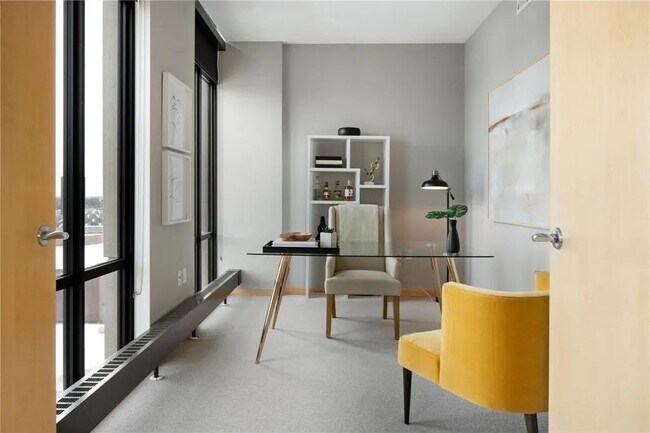 Building Photo - Minneapolis, MN