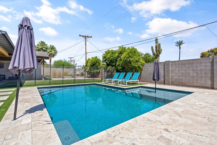 Building Photo - 8508 E Heatherbrae Ave