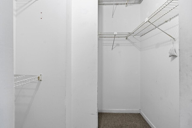 Building Photo - 6075 N Sabal Palm Blvd