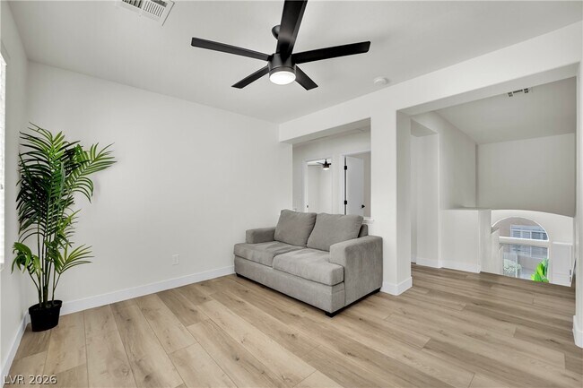 Building Photo - 2560 Sundew Ave