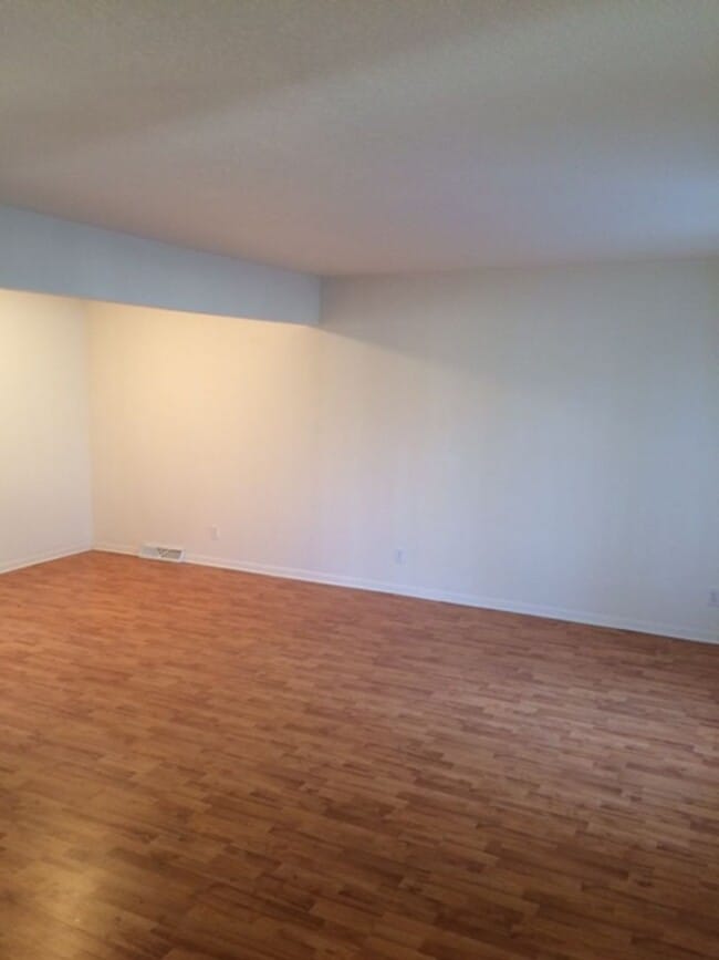 Building Photo - 5541-5547 Christopher Ct