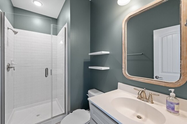 Building Photo - 460 Young Landing Ct