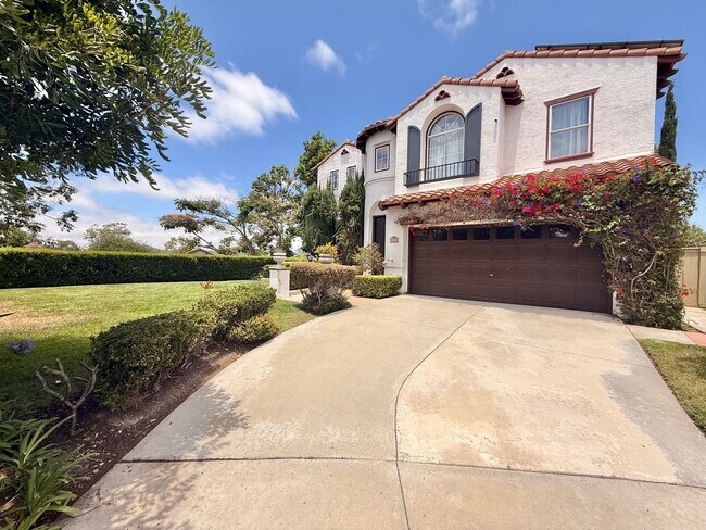 Building Photo - Luxurious Tuscan Style Villa in San Diego - Entertainers Dream!