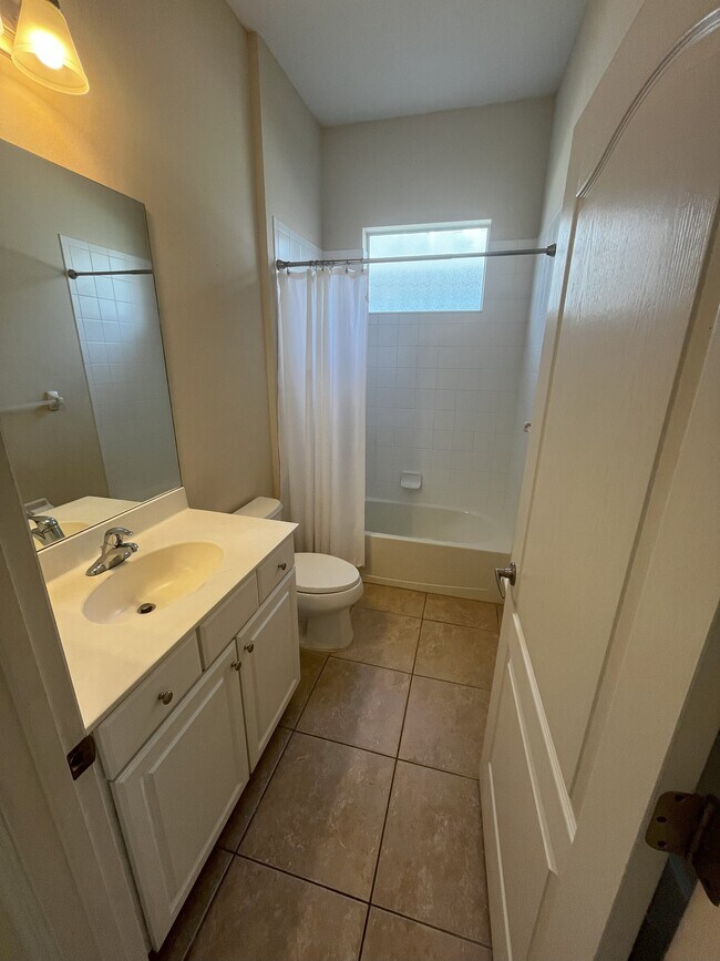 Building Photo - 4726 Claremont Park Dr