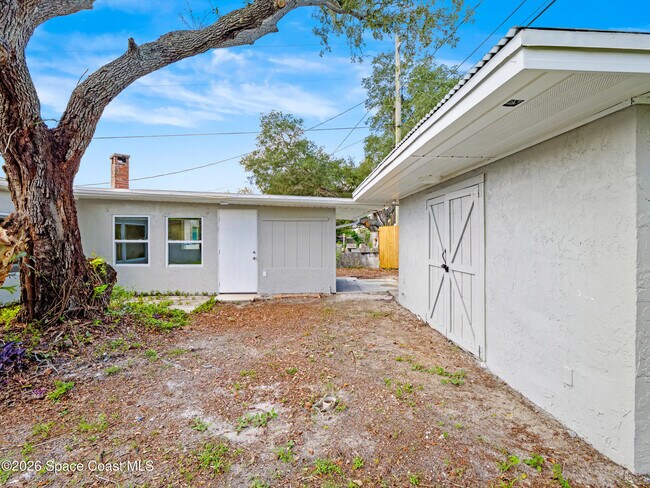 Building Photo - 1382 Lakewood Dr