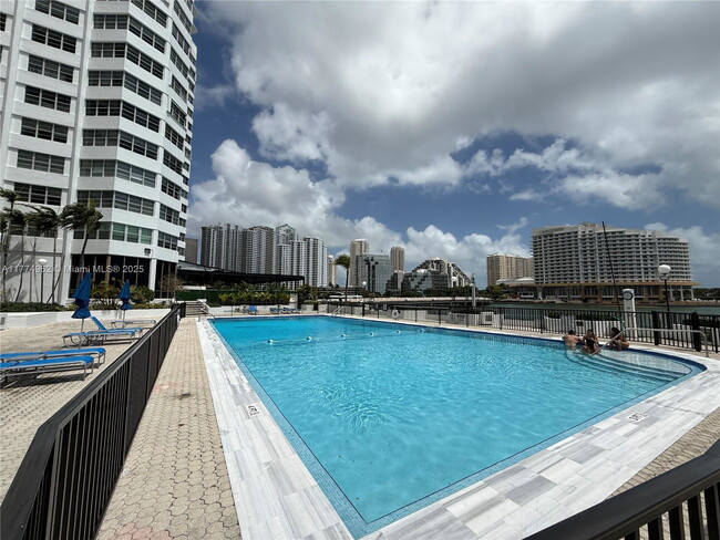 Building Photo - 801 Brickell Avenue Apt #2064, Miami, FL 3...