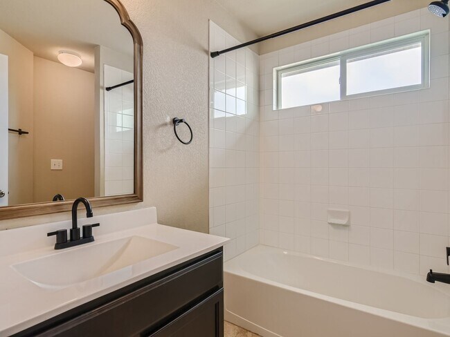 Building Photo - House for Lease in North Austin!