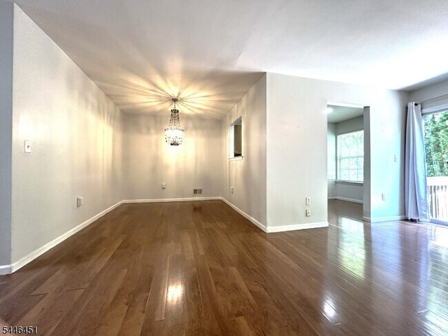 Building Photo - 36 Mindy Dr
