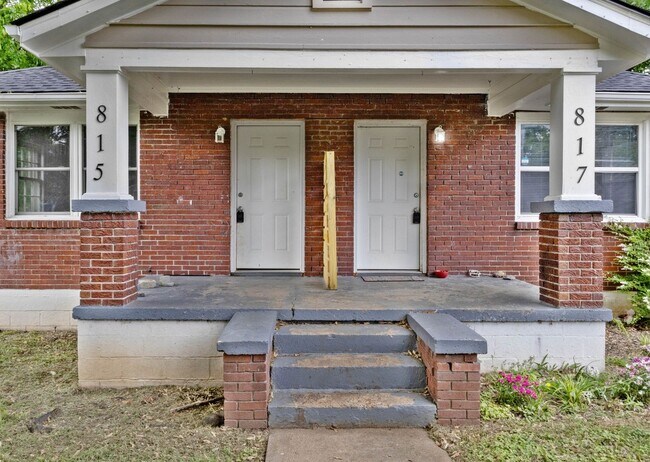 Building Photo - 815 Stafford St