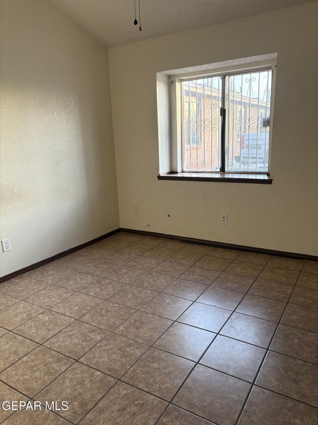 Building Photo - 7142 Dale Rd