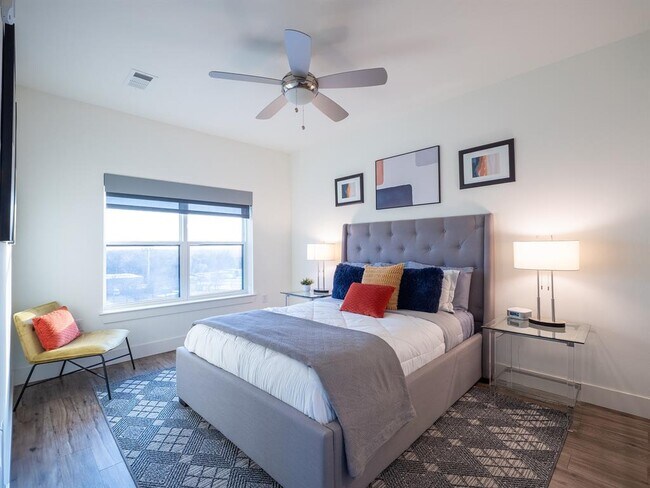 Building Photo - 6444 Burnet Rd