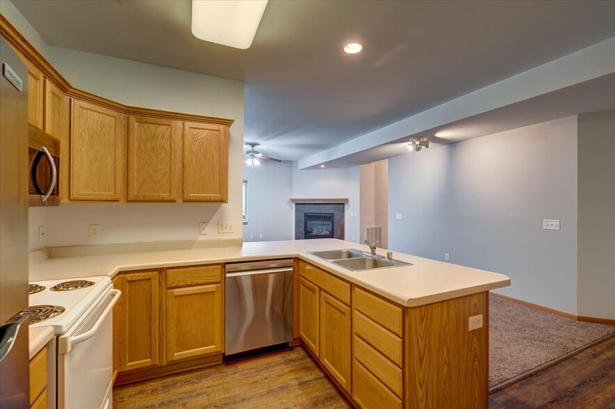 Building Photo - 264 Meadowside Dr