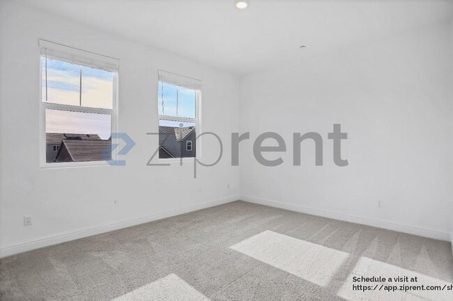 Building Photo - 823 Blue Oak Lane W