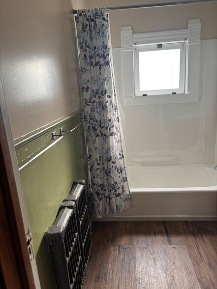 Bathroom - 266 Randolph St