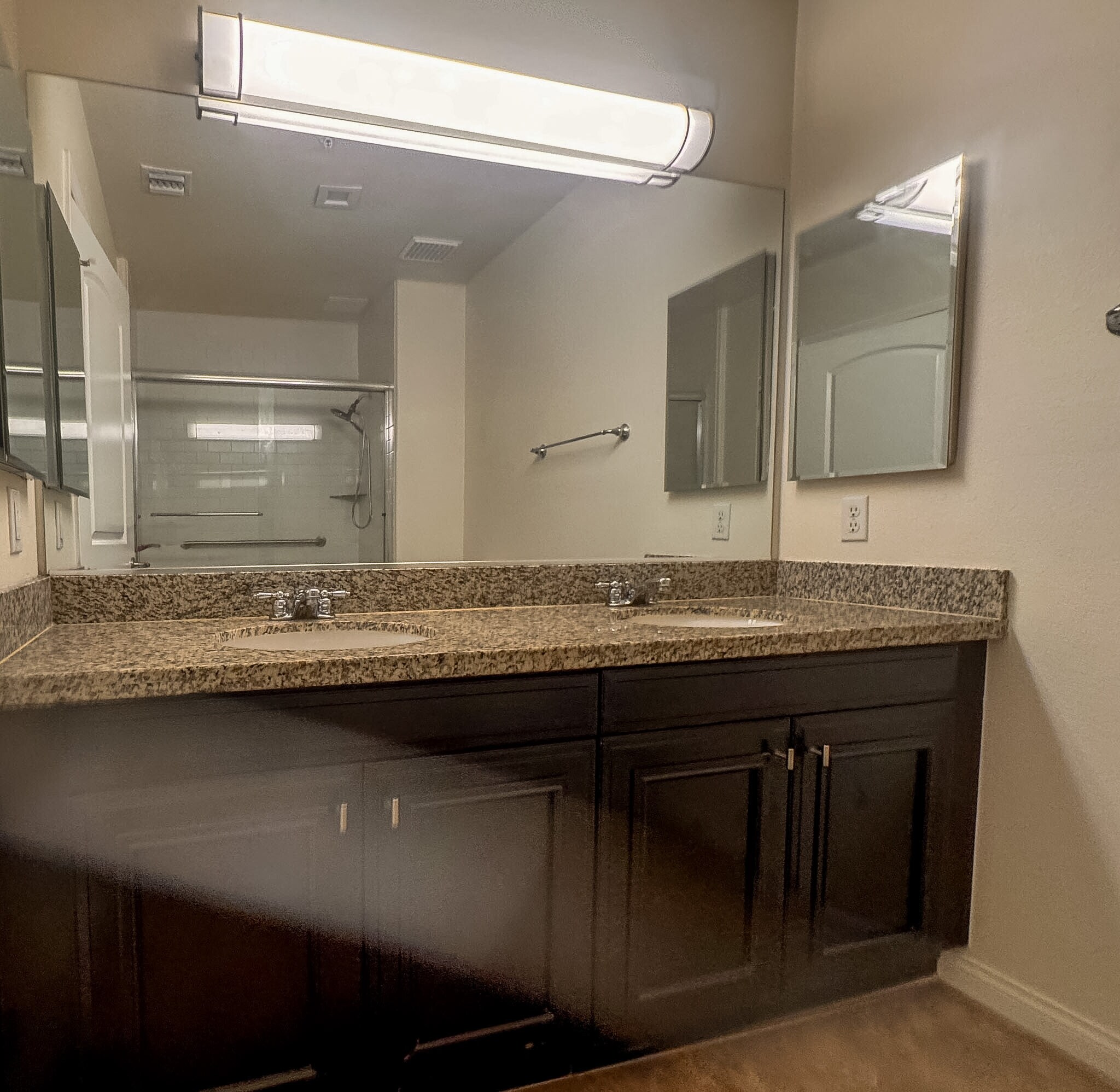 Building Photo - 3750 Santa Rosalia Dr