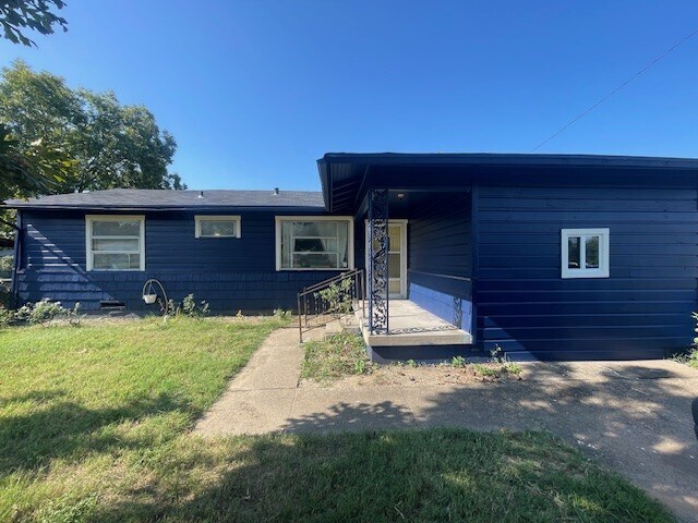 Building Photo - 12015 Galva Dr