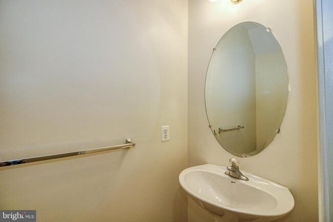 Building Photo - 5302 Talladega Ct