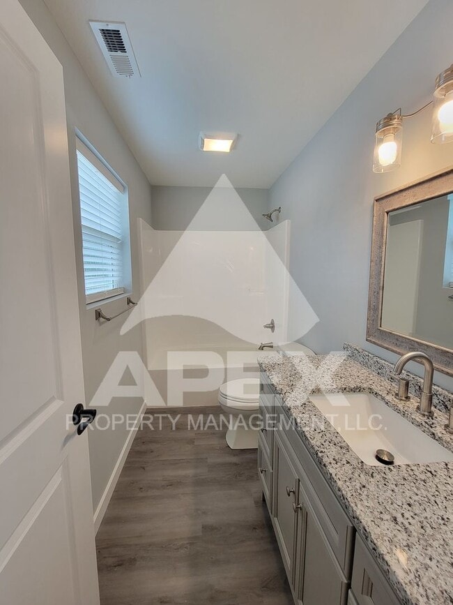 Building Photo - Recently Built 3Bd - 2 Ba Single Family Ho...
