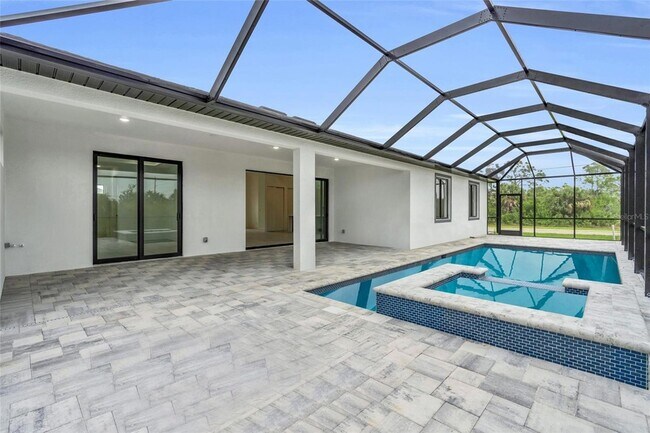 Building Photo - 15401 Aqua Cir
