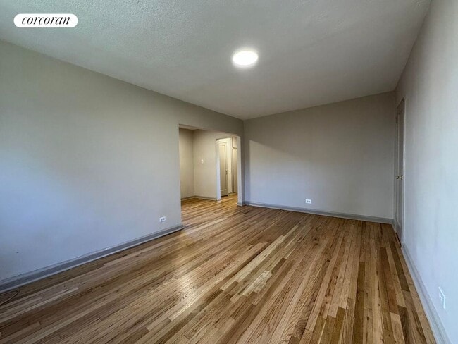 Building Photo - 70-39A Park Dr E